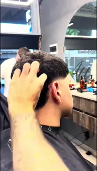 Miniatura video galería barbería Att' Barber Style 7