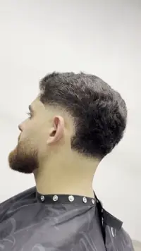 Miniatura video galería barbería Att' Barber Style 8